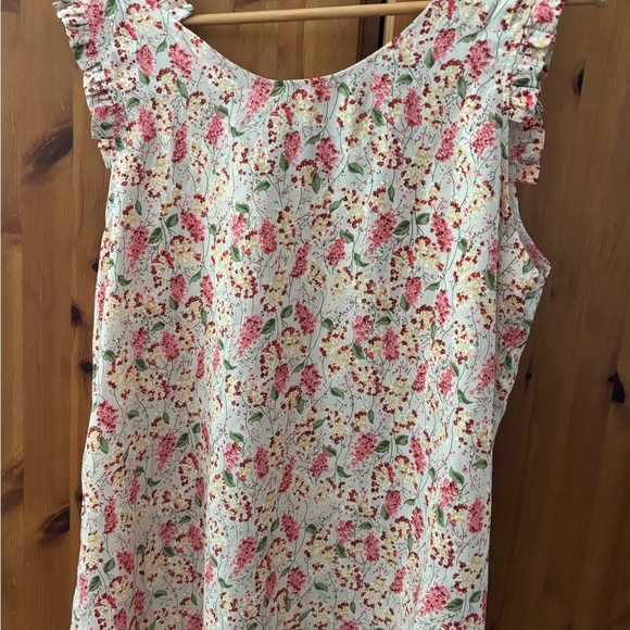 Floral Ruffle Tank Blouse. - Picture 2 of 3